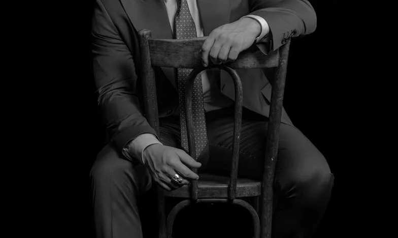 „Nu mai faci nimic, ai grijă de nepoții mei!” – Povestea unei bunici românce între sacrificiu și regăsire