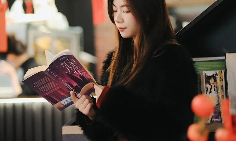 Umbra secretelor: Ce am găsit în vechea cutie a mamei