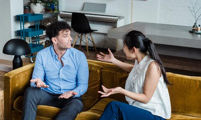 Am dat apartamentul fiicei mele. Un an mai târziu, m-a dat afară. Povestea unei mame rănite de propriul copil