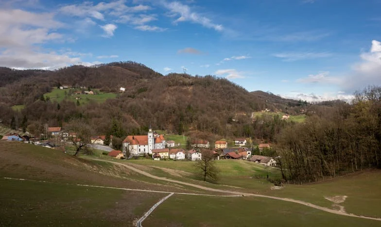 Când soacra mea m-a șters din familie – dar nu știa cine sunt cu adevărat