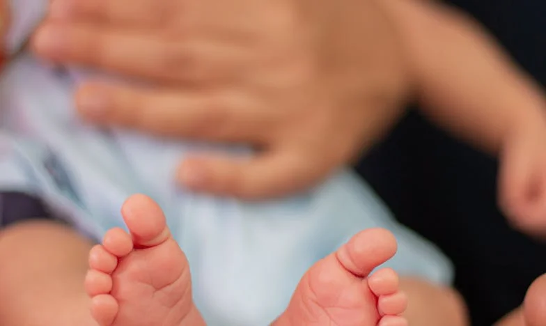 Cuvântul nostru secret: Povestea unei mame și a fiicei sale între încredere și teamă