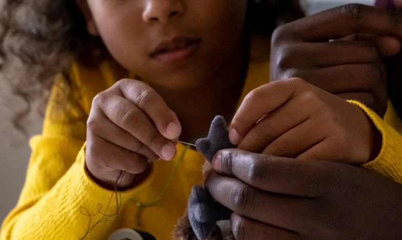 Djedo, de ce nu vrei să ne fie mai bine? Povestea unei familii sfâșiate de tăceri și orgolii