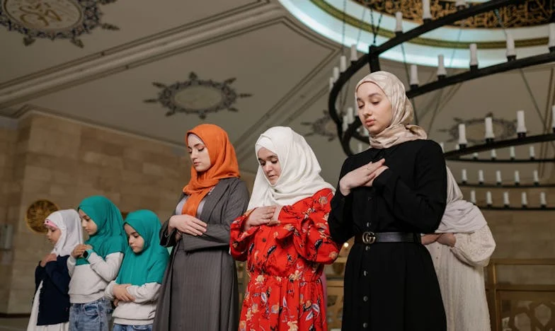 Duminica în care nu am mai fost invitată: când familia devine doar un cuvânt