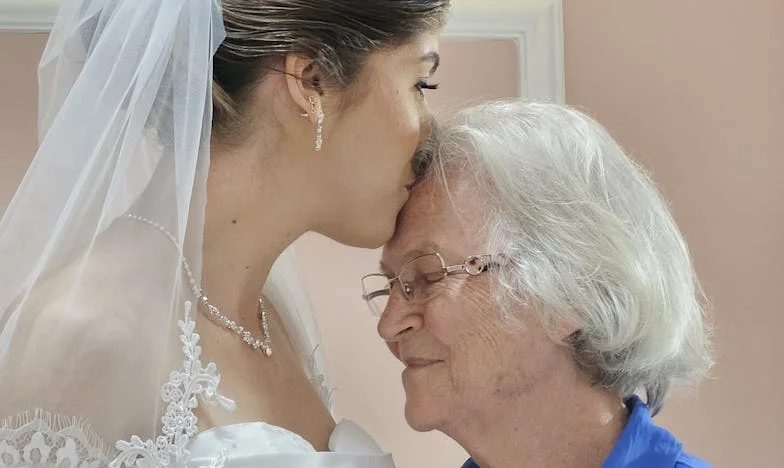 Fiul meu vrea să se căsătorească și să se întoarcă acasă – Ce aleg: liniștea mea sau fericirea lui?