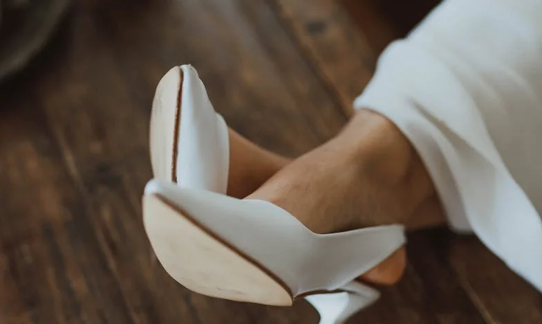 „Soțul meu controlează fiecare bănuț pe care îl cheltuiesc. Îi dau tot salariul meu, iar eu rămân cu mâinile goale.”