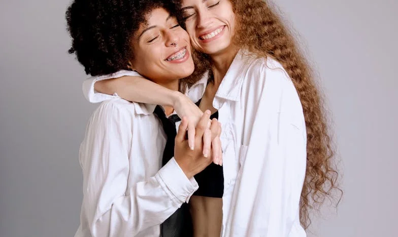 Soțul meu spunea mereu că duce copiii la mama lui… până când fiica mea mi-a spus adevărul care mi-a sfâșiat viața