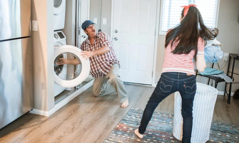 „Am vrut doar să ajut, dar am ajuns să fiu acuzată că nu-mi cunosc locul” – Povestea unei mame care a vrut să-și ajute nora