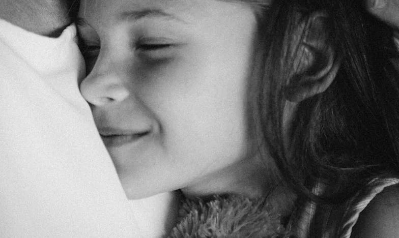 „Asta nu e casa ta!”: Povestea granițelor, a familiei și a sentimentului de străin în propria locuință