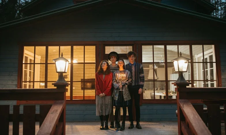 Când ușile rămân închise: Povestea Anei, Leilei și încrederii pierdute