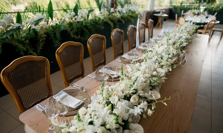 Fiul meu are 35 de ani, o familie și încă ne cere bani. E vina mea?