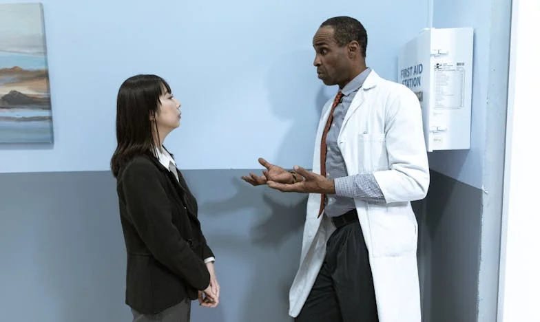 În umbra trecutului ei: Confruntarea cu fosta soție a soțului și propriile mele nesiguranțe