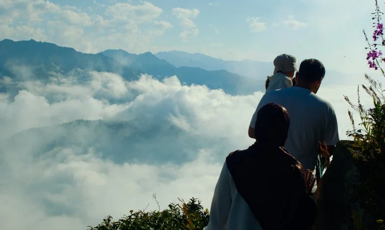 Între ruine și vise: Vara mea în cabana veche