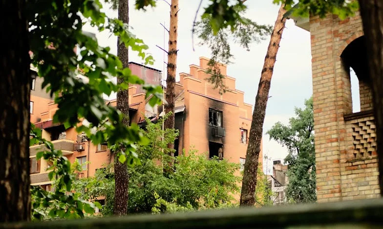 Speranța din ruine: povestea unei mame care nu renunță