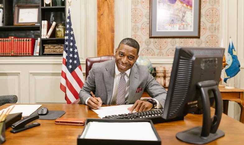 Vecina mea credea că voi fi mereu bona copilului ei: Cum am învățat să spun „ajunge”