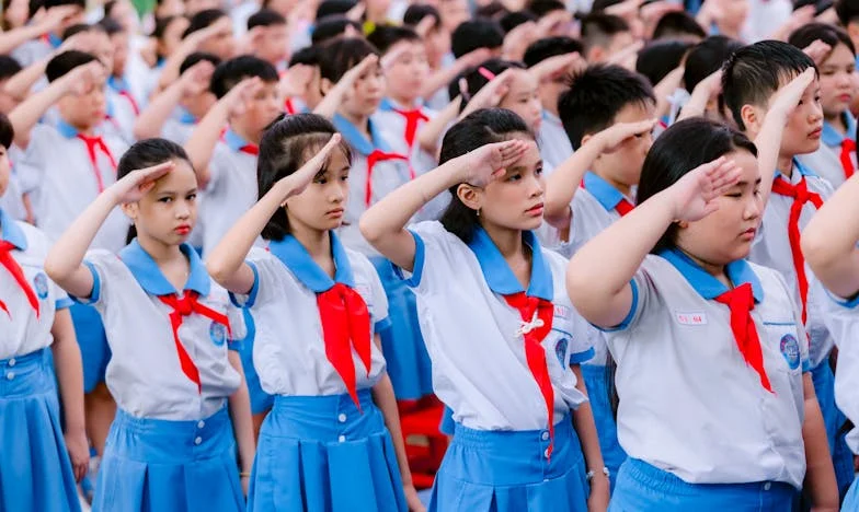 Aripile frânte ale fericirii: O nouă viață după Bacalaureat