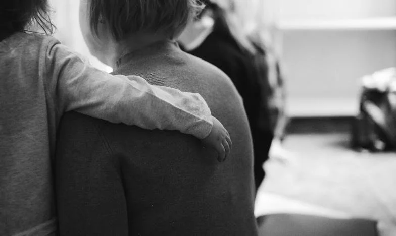 Când Acasă Devine Doar un Cuvânt: Ziua în care Bunica Mea și-a Vândut Apartamentul
