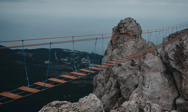 Cu două copii și o valiză, în miez de noapte: Povestea mea de supraviețuire