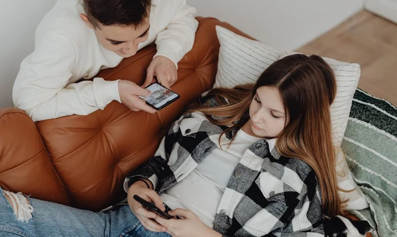 „Mamă, ai uitat un colț!” – Viața mea ca soacră invizibilă în propria casă