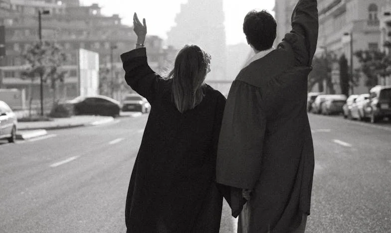 Soacra ne-a adus o găleată de castraveți uriași. Toți erau mari și trecuți. Dar pe Zoia a tratat-o altfel...