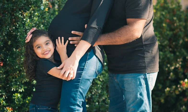 Străinul de la Marginea Străzii Arțarului