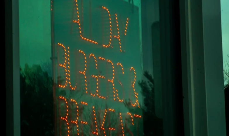 „Telefonul care mi-a schimbat viața: O poveste despre regrete, iertare și curaj”