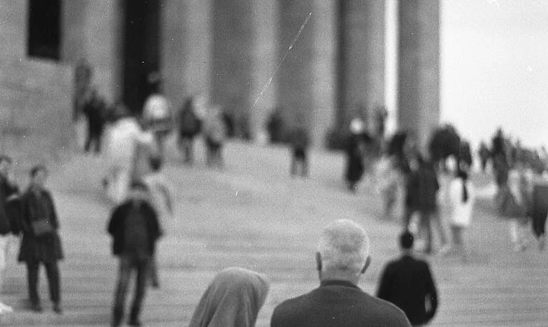 Ultima dorință a soțului meu mi-a sfâșiat inima – totul a mers către o femeie necunoscută. A fost toată viața noastră împreună o minciună?