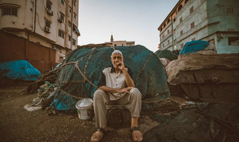“Artık Senin Hizmetçin Olmayacağım, Şermin Teyze!”: Komşuluk, Yorgunluk ve Vicdan Arasında Sıkışmak