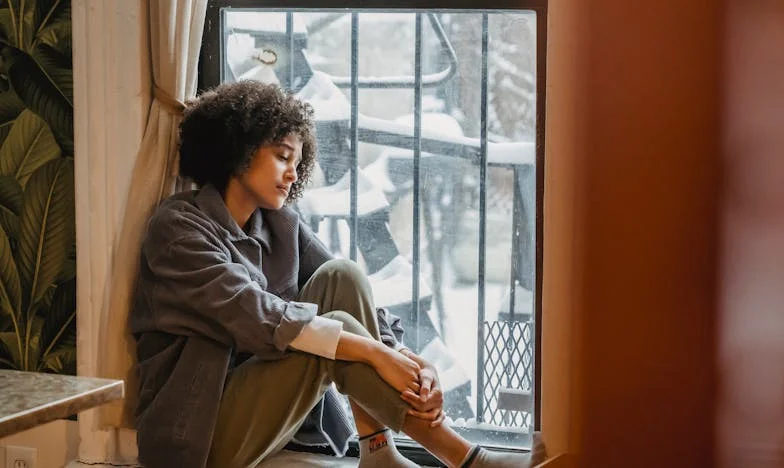 Bir Yalnızlık Akşamı: Annemin Gölgesinde