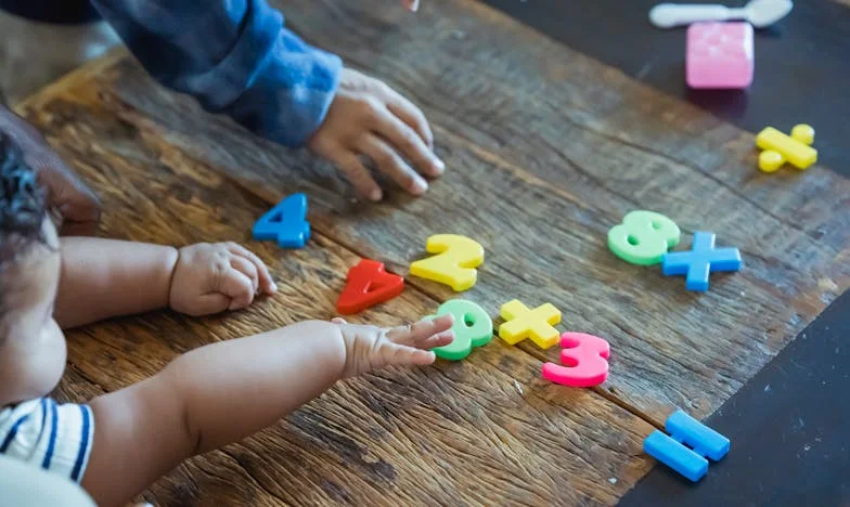 Fırtınalı Bir Çocukluk: Mor Gözlükler