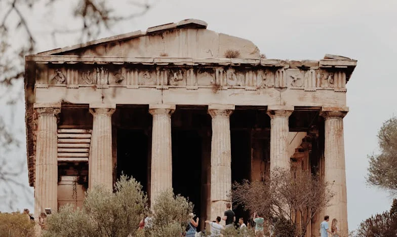 Geçmişin Gölgesinde Bir Kardeşlik: Kapımda Beliren Yara