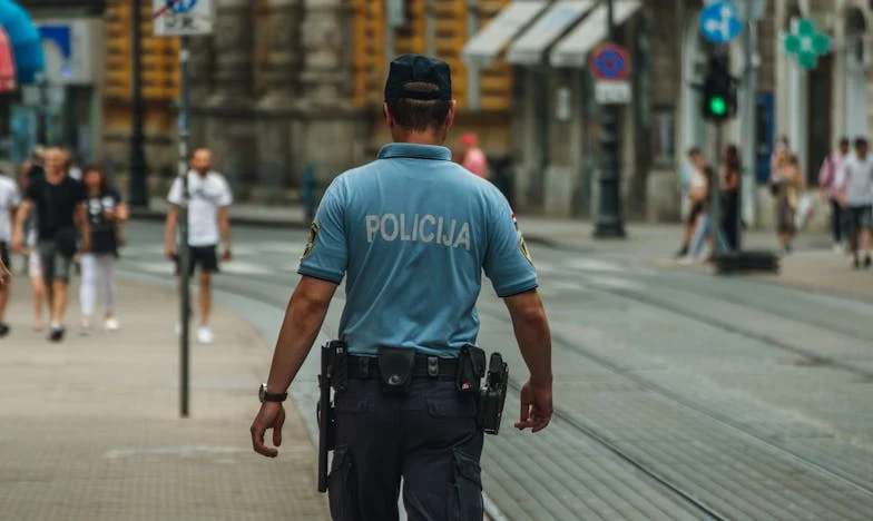 Hayır Anne, Bizimle Yaşayamazsın – Evim ve Kendim İçin Verdiğim Mücadele