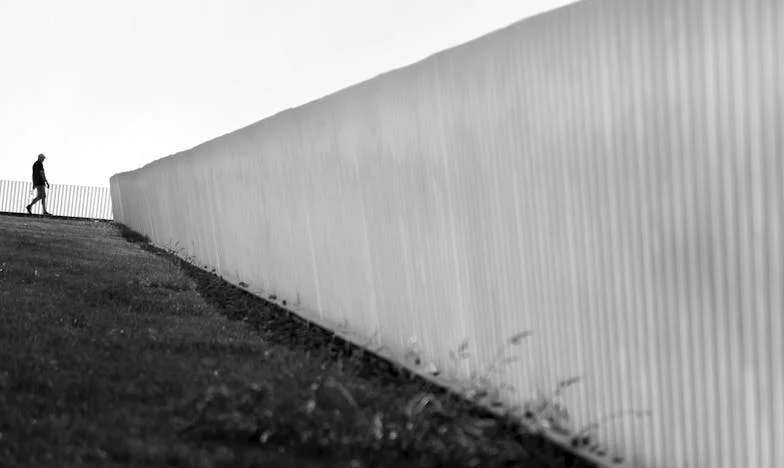Cień przeszłości: Opowieść o samotności i przebaczeniu