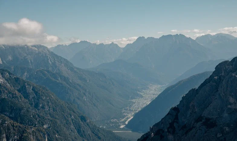 "Dowiedziałam się o narodzinach wnuczki tydzień później. Kiedy przyszłam z prezentem, synowa czekała już przy drzwiach…"