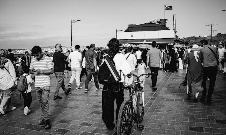 Mój syn płaci mi za sprzątanie jego domu – gdzie kończy się matczyna miłość, a zaczyna upokorzenie?