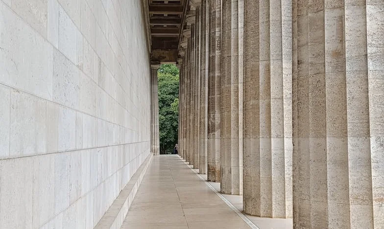 Niewidzialne pęknięcia: Życie między miłością a żalem – Moja historia po rozwodzie z Piotrem