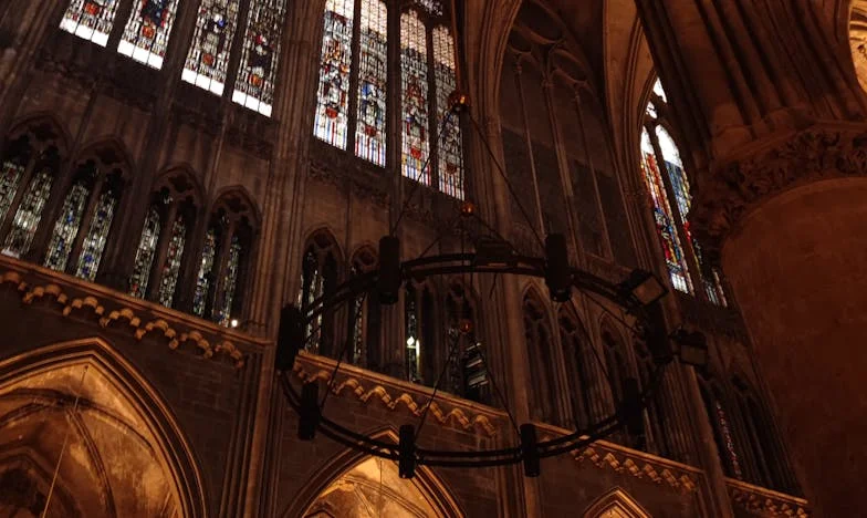 "Oddałam całą wypłatę teściowi. Czy to jeszcze moje życie?" – Historia, która może spotkać każdą z nas