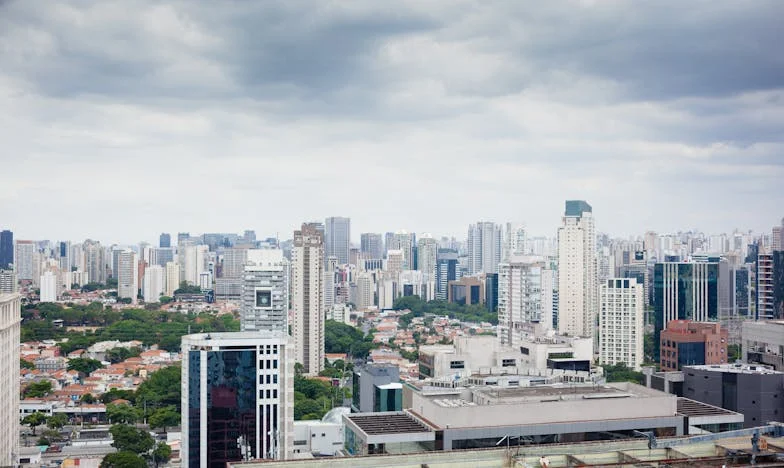 Po latach wróciłam do miasta i spotkałam mężczyznę, który złamał mi serce. Czy można wybaczyć po tylu latach?