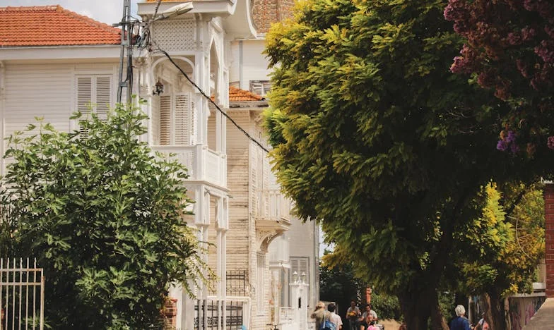 „To co, dzielimy się rachunkiem?” – Wieczór, który zmienił moje spojrzenie na miłość i siebie samą