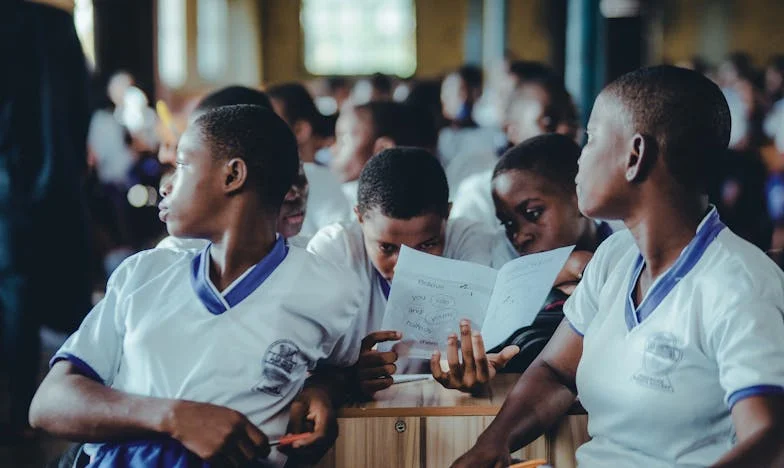 Uciekłam z dziećmi od męża tyrana. Przyjaciółka nie mogła mi pomóc – zostałam sama na klatce schodowej w środku nocy