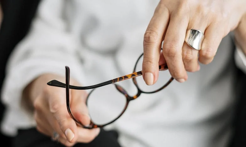 W cieniu brata: Jak nauczyłam się przebaczać – Moja walka o własny głos w rodzinie