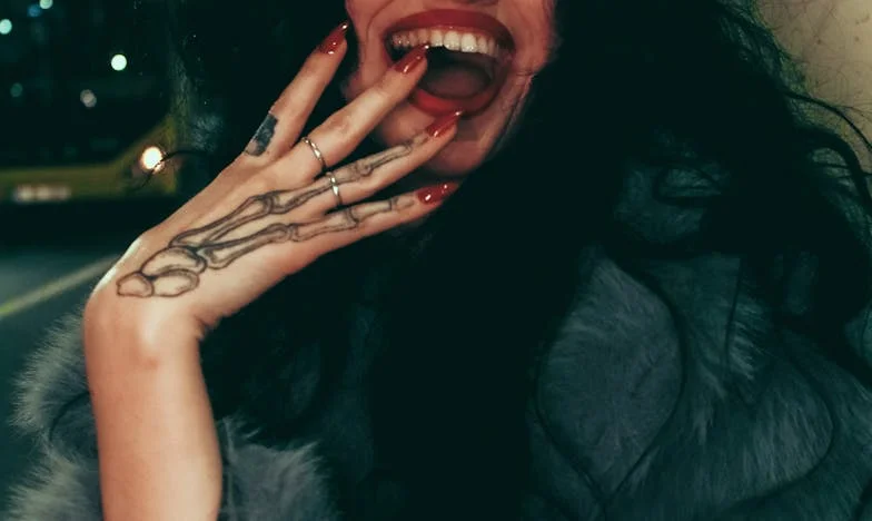 "Czy plotki mogą zniszczyć wszystko? Moja walka o rodzinę i prawdę"