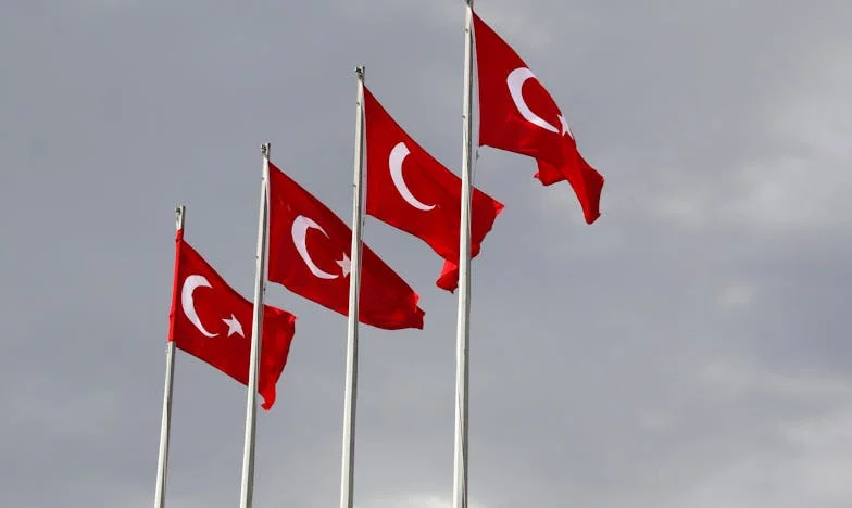 „Mamo, przecież zawsze mogłaś odmówić…” – Historia jednej letniej ofiary, która zmieniła wszystko