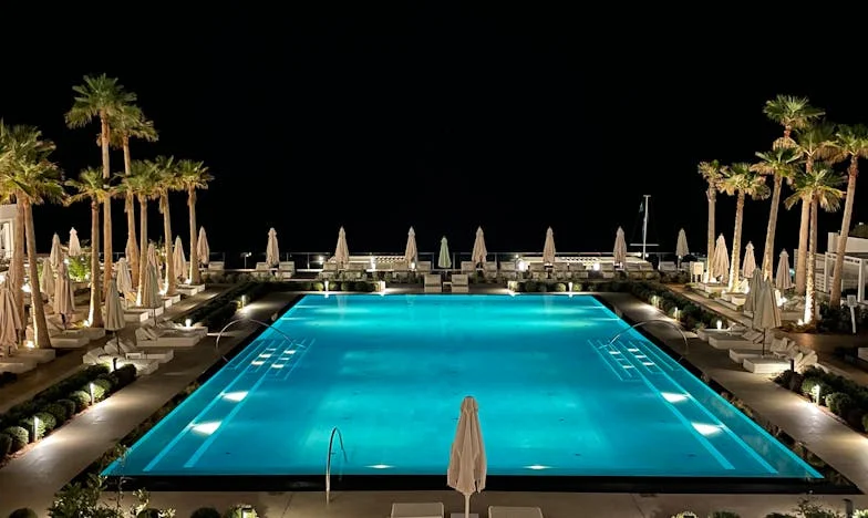 Między dwiema rodzinami: Kiedy teściowa dzieli miłość i pieniądze – opowieść Petry