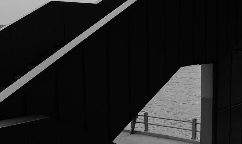 Mój mąż, sknera: Czy mam odwagę odejść? Moja walka o godność i szczęście