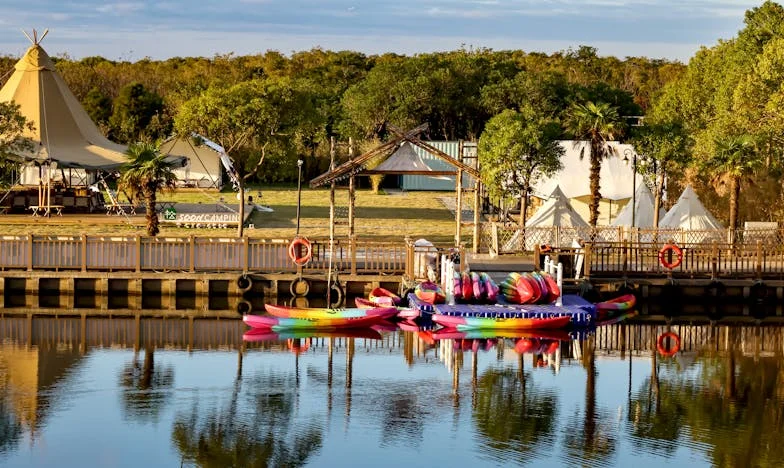 Moja teściowa, jej żelazne zasady i ja: Jak prawie straciłam siebie w cudzym domu