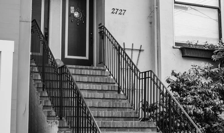 Niewidzialna Granica: Jak Moja Teściowa Rozbiła Naszą Rodzinę po Chorobie Męża