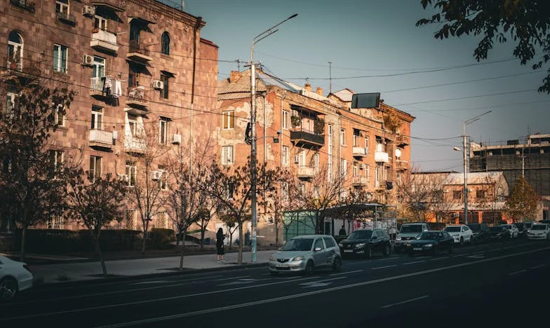 Piątkowy wieczór, który zmienił wszystko – kiedy mama wróciła bez zapowiedzi