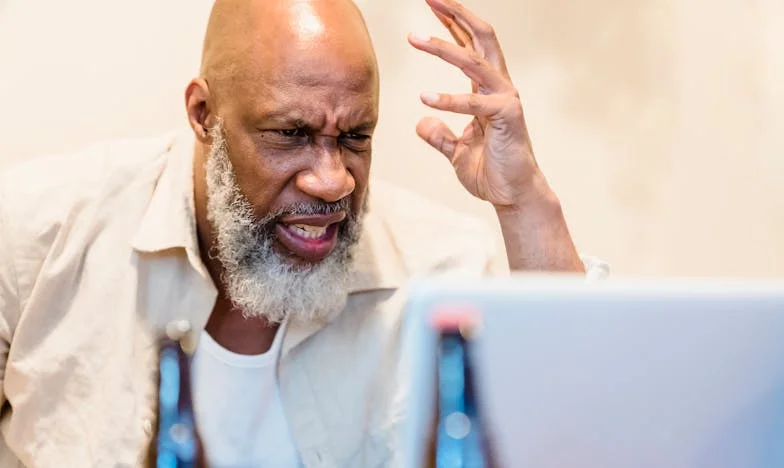 Dlaczego On Ciągle Porównuje Mnie do Swojej Byłej? Moja Walka o Własną Wartość w Cieniu Przeszłości