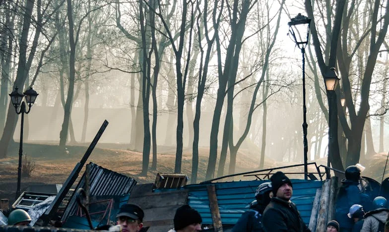 „Lodówka to nie stołówka!” Jak moja córka Zuzia i jej „przyjaciele” zamienili nasz dom w jadłodajnię i wystawili moją cierpliwość na próbę