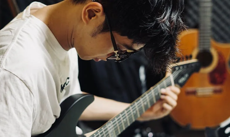 Moja teściowa postawiła mnie pod ścianą: czy można wygrać z rodziną męża?